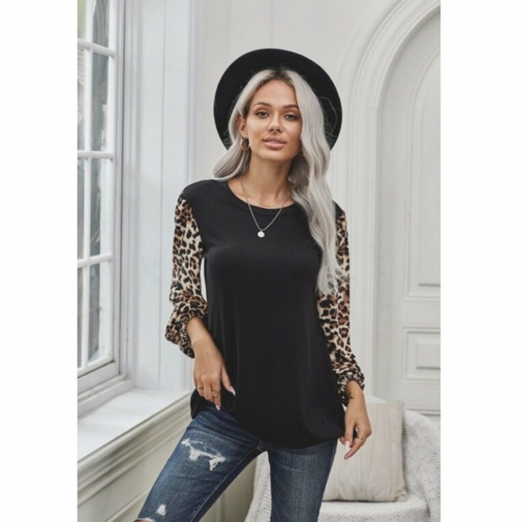 HOST PICK x2 Long sleeved leopard print top - Picture 4 of 7